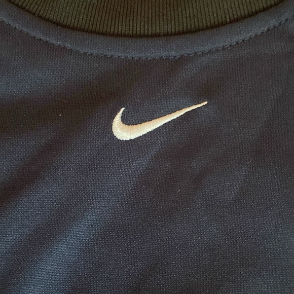 Nike shirt - Picture 3 of 5